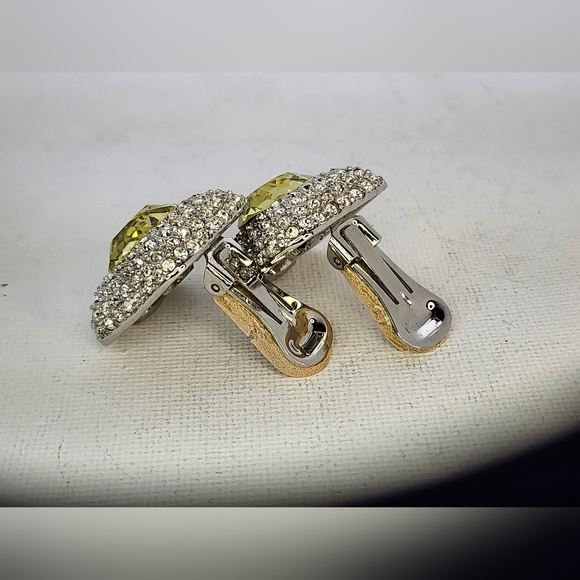 Kenneth Jay Lane large clipon earrings - Picture 3 of 9